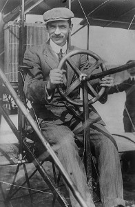 Glenn Curtiss in 1909.